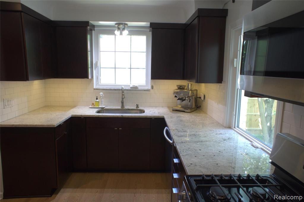1340 Vernier Road Grosse Pointe Woods, MI 48236 - Photo 5 of 24