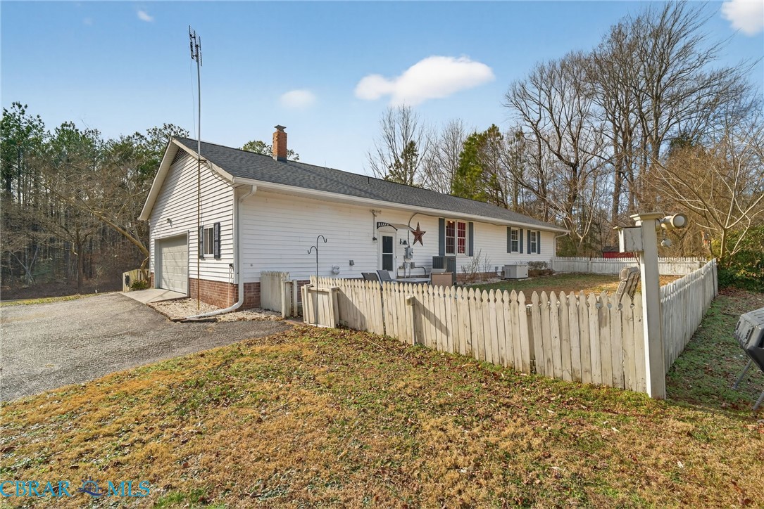 10083 Burkes Pond Road North, VA 23128 - Photo 24 of 38