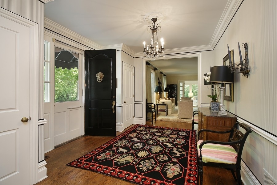 641 Briar Lane Northfield, IL 60093 - Photo 4 of 35 a bedroom with bed and wooden floor