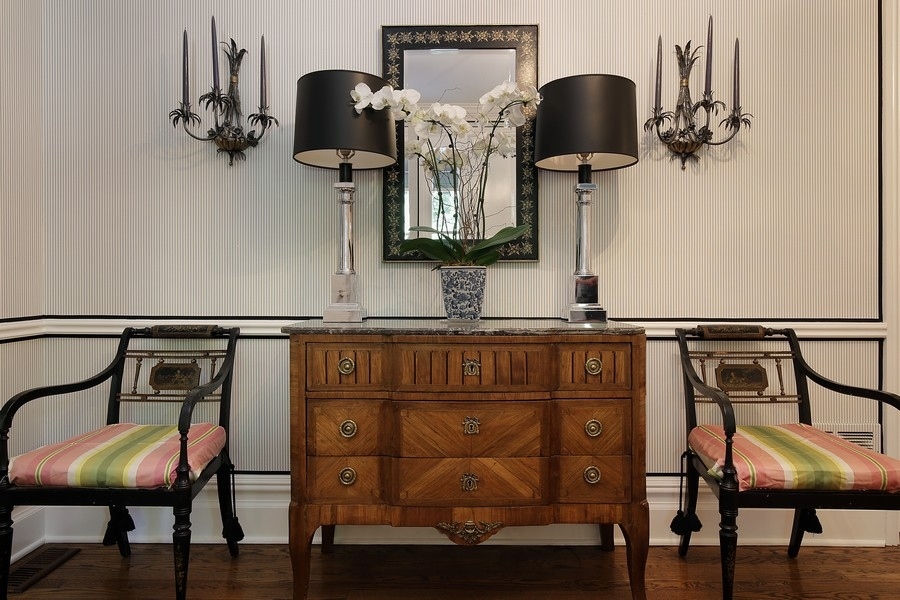 641 Briar Lane Northfield, IL 60093 - Photo 5 of 35 a view of balcony and chairs