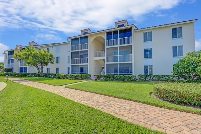 $4,000 | 4444 Northeast Ocean Boulevard, Unit E2, Jensen Beach, FL 34957