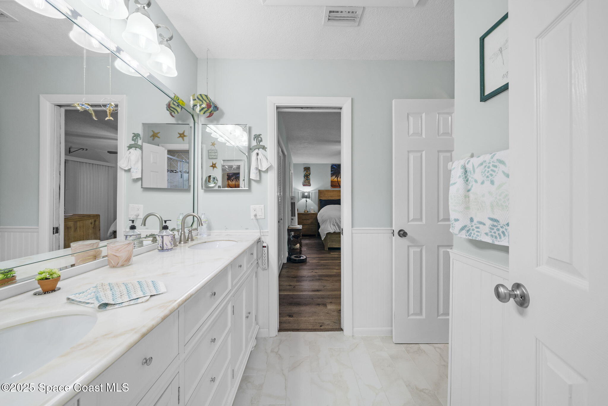 200 South Banana River Boulevard, Unit 803 Cocoa Beach, FL 32931 - Photo 22 of 46 Primary bath