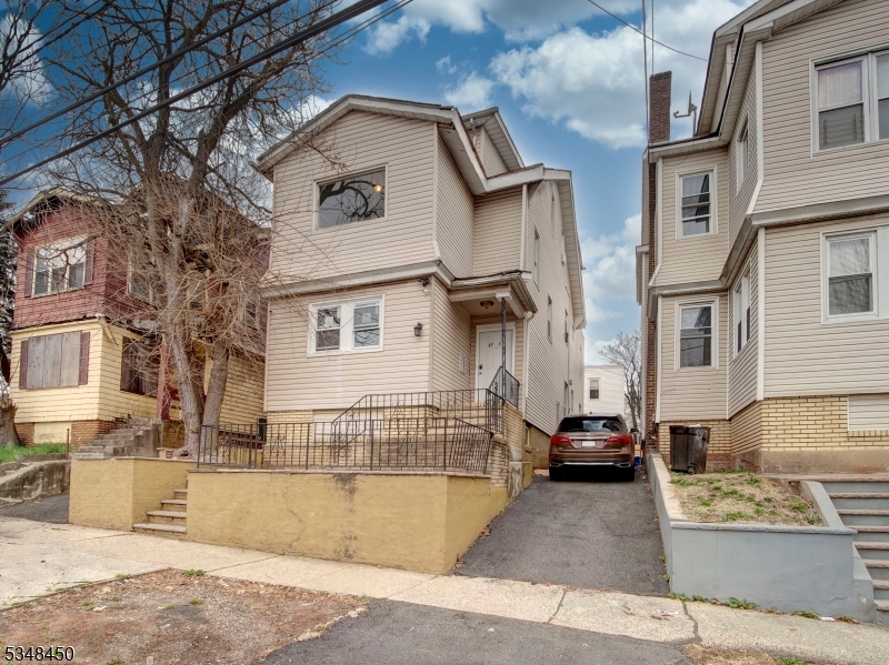 49 Parkview Terrace, Unit 1 Newark, NJ 07112 - Photo 1 of 15