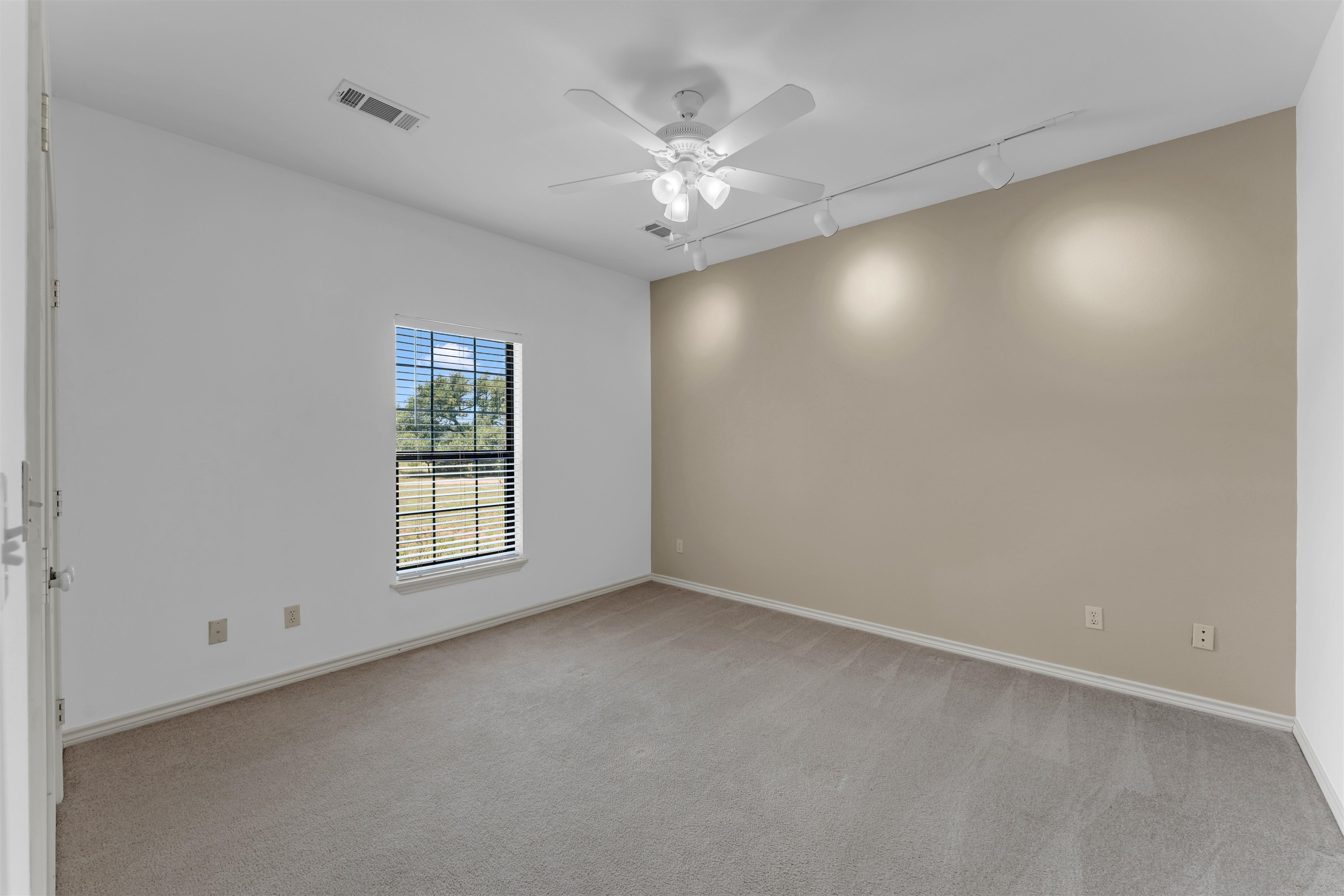 627 Ranch Road 2323 Llano, TX 78643 - Photo 19 of 44