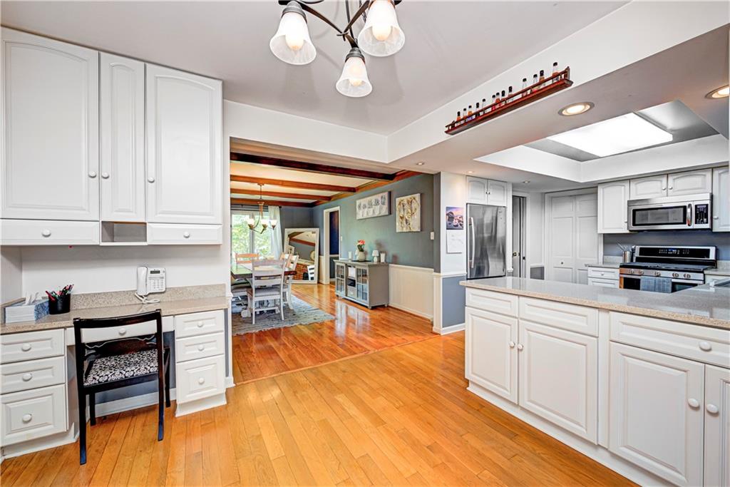 1507 Brewster Road Indianapolis, IN 46260 - Photo 12 of 56