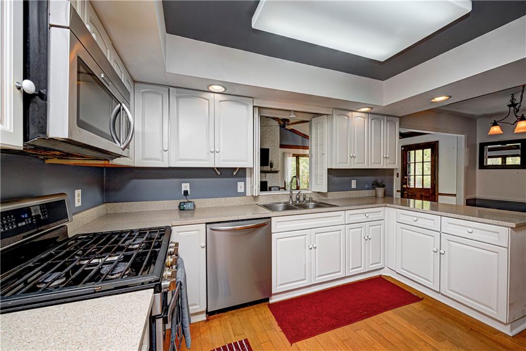 1507 Brewster Road Indianapolis, IN 46260 - Photo 15 of 56