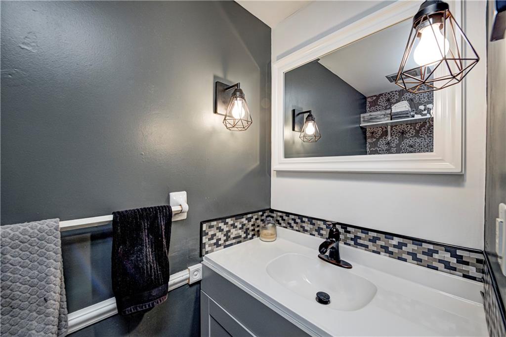 1507 Brewster Road Indianapolis, IN 46260 - Photo 23 of 56