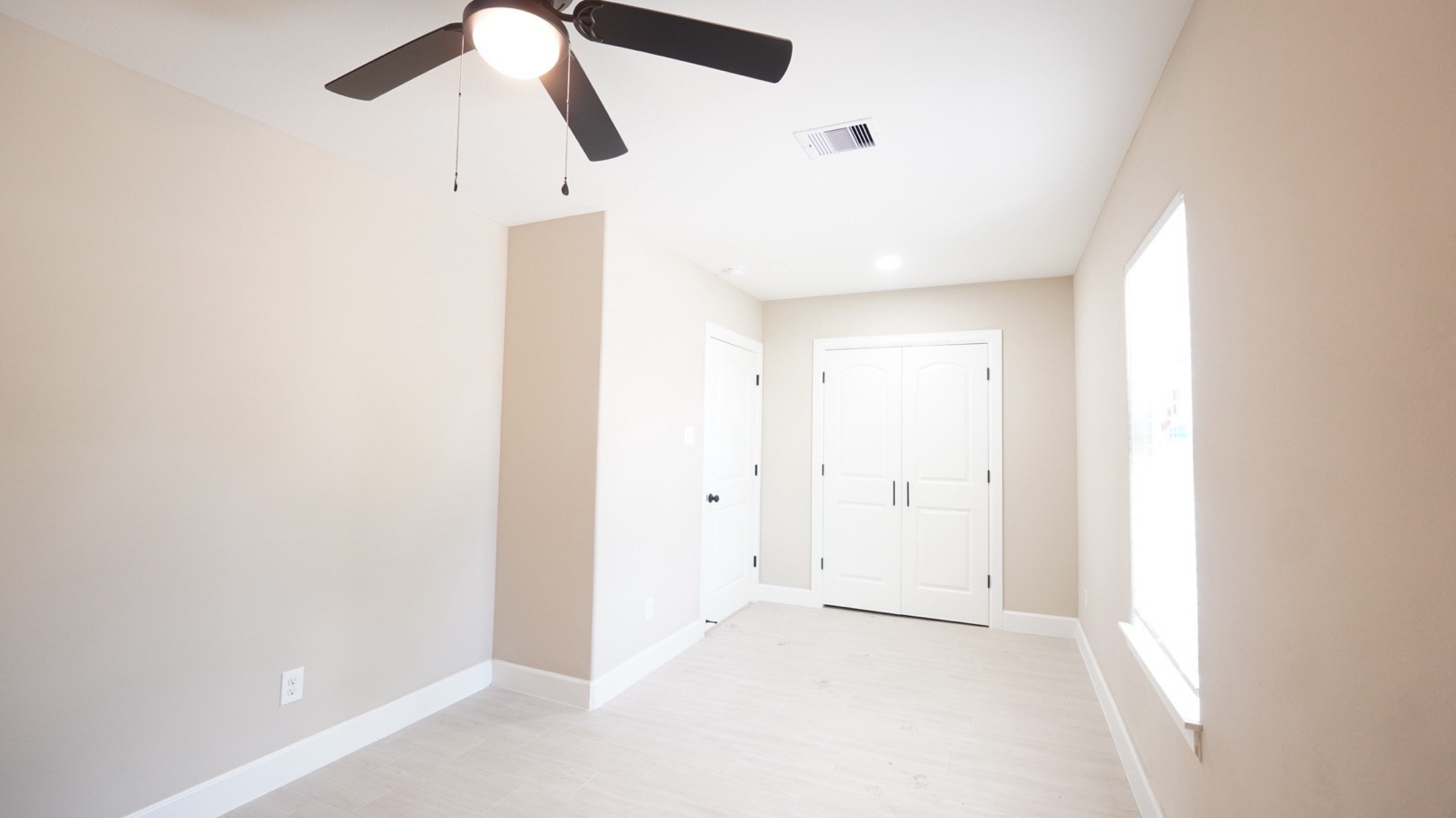 1206 B Pinewood Lane Pasadena, TX 77502 - Photo 4 of 15