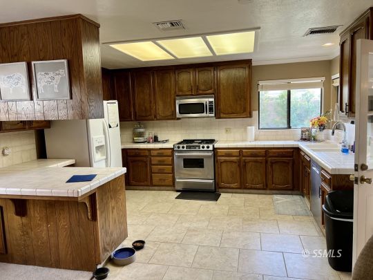905 West Vicki Avenue Ridgecrest, CA 93555 - Photo 6 of 23 Gallery Image 6
