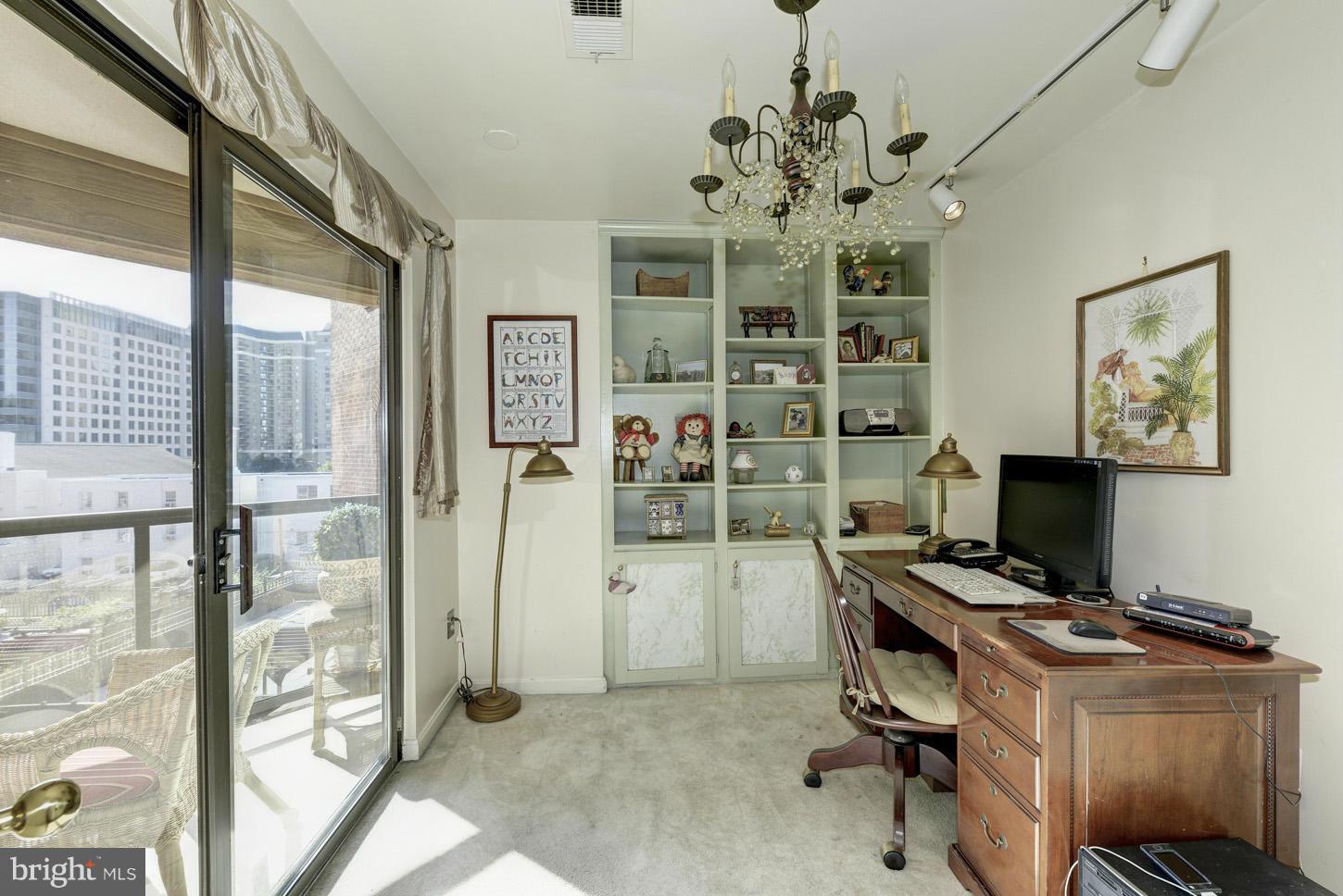 1029 North Stuart Street, Unit 405 Arlington, VA 22203 - Photo 13 of 20 Interior (General)