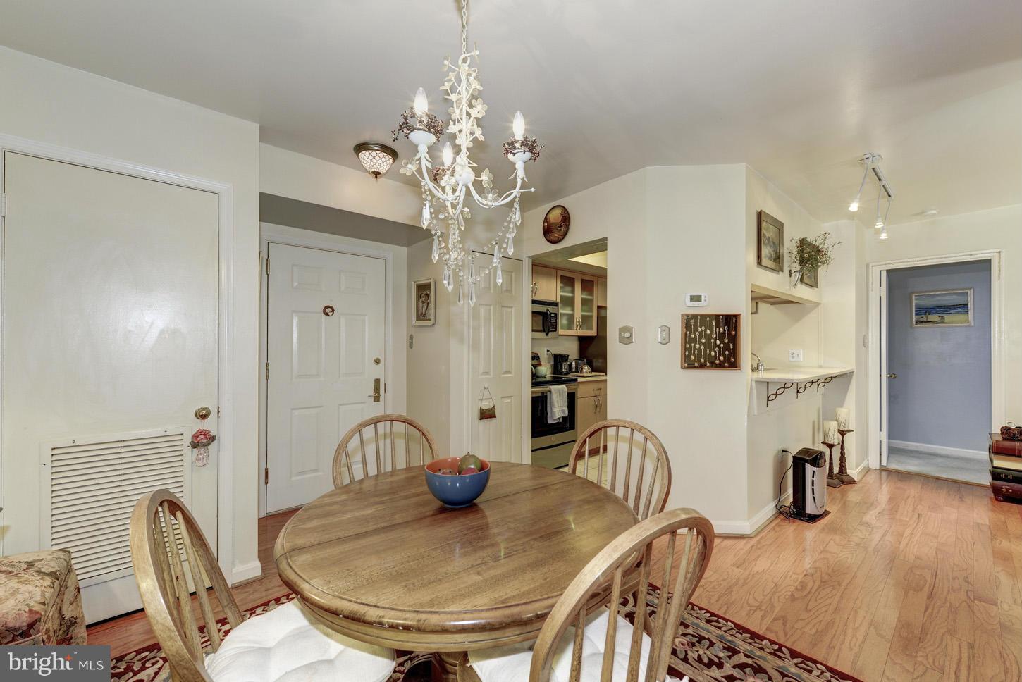 1029 North Stuart Street, Unit 405 Arlington, VA 22203 - Photo 4 of 20 Dining Room