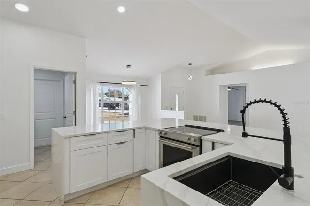 $375,000 | 201 Glenridge Loop South, Lakeland, FL 33809