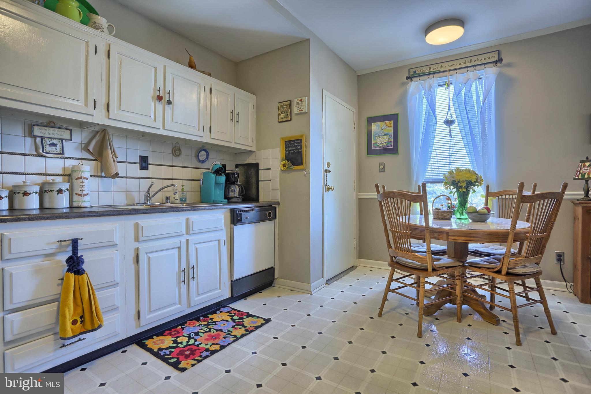 2 F Fairway Road, Unit 2F Reading, PA 19607 - Photo 2 of 21 Gallery Image 2
