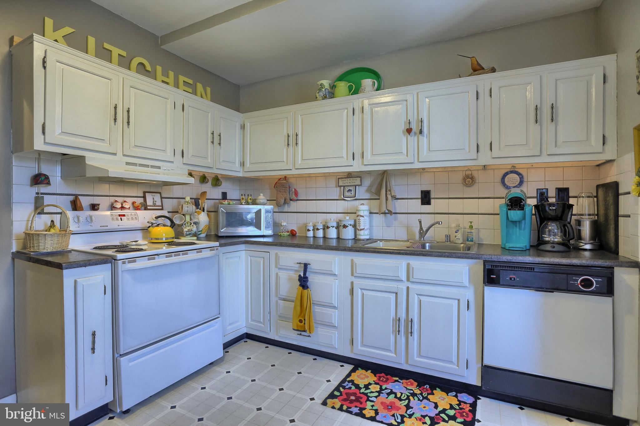 2 F Fairway Road, Unit 2F Reading, PA 19607 - Photo 3 of 21 Gallery Image 3