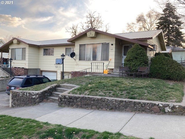 325 Northwest 4th Street Pendleton, OR 97801 - Photo 1 of 15