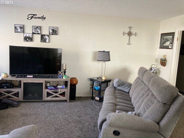 325 Northwest 4th Street Pendleton, OR 97801 - Photo 4 of 15