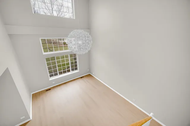 a view of livingroom with furniture