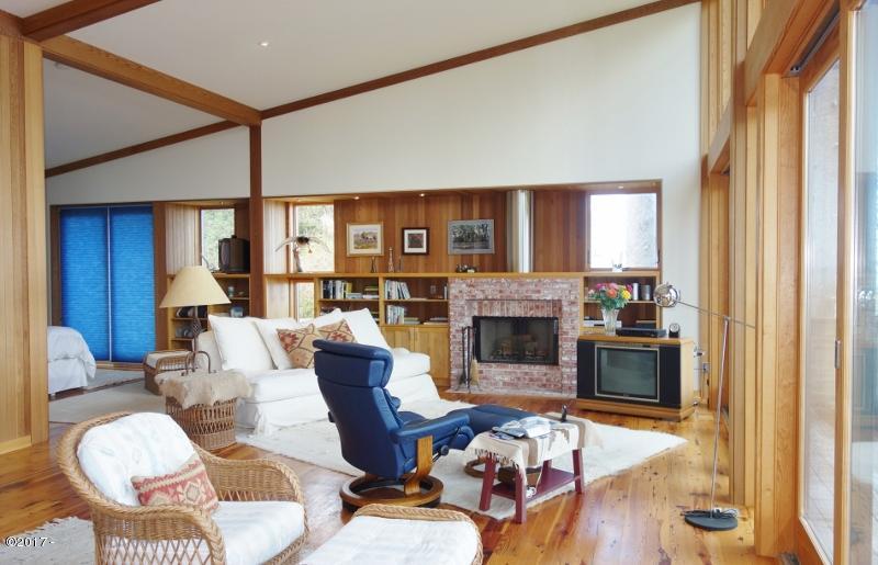 50007 South South Beach Point Road Neskowin, OR 97149 - Photo 6 of 31 Walker 006 (800x515)
