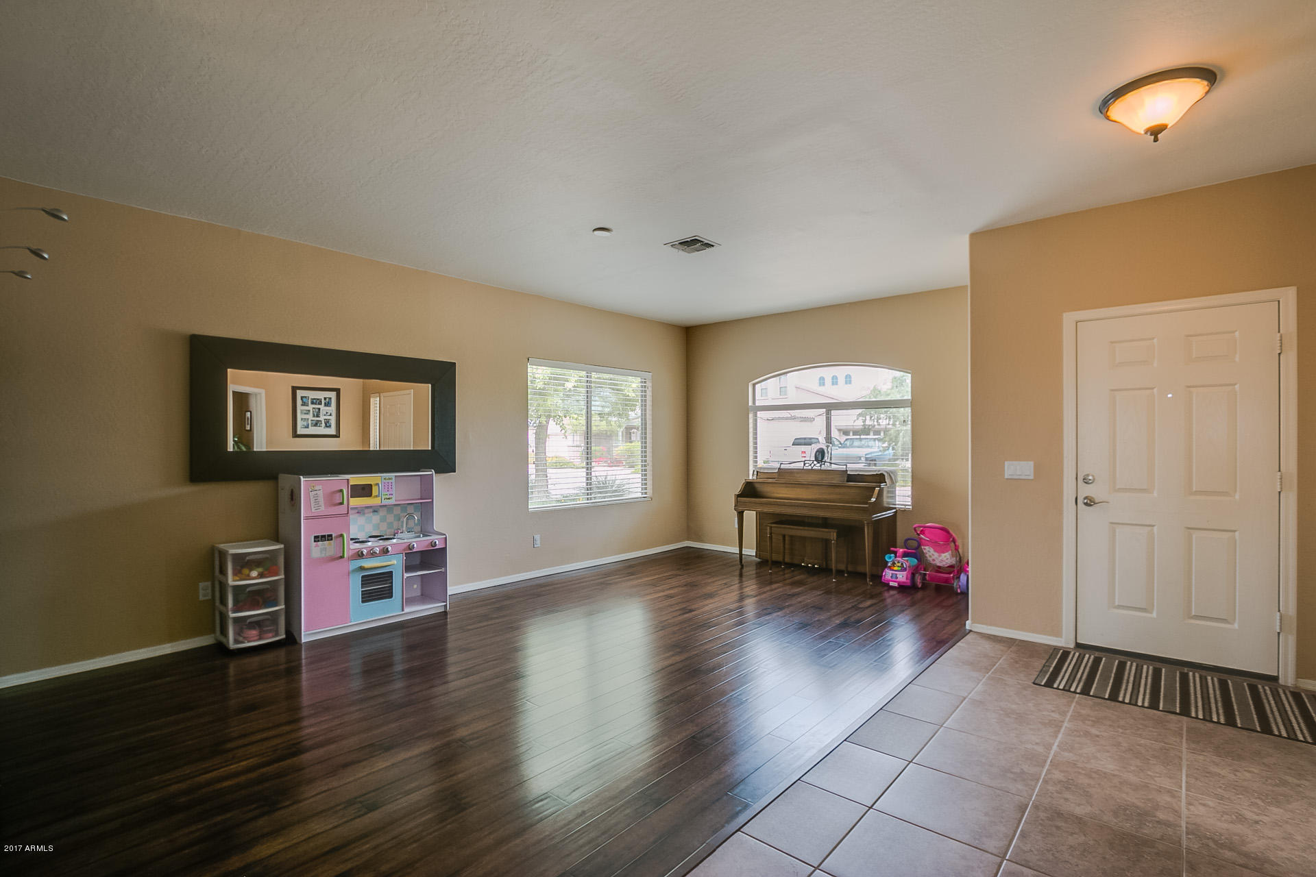 9699 Barley Road Florence, AZ 85132 - Photo 4 of 59 Front Entry/Family Room