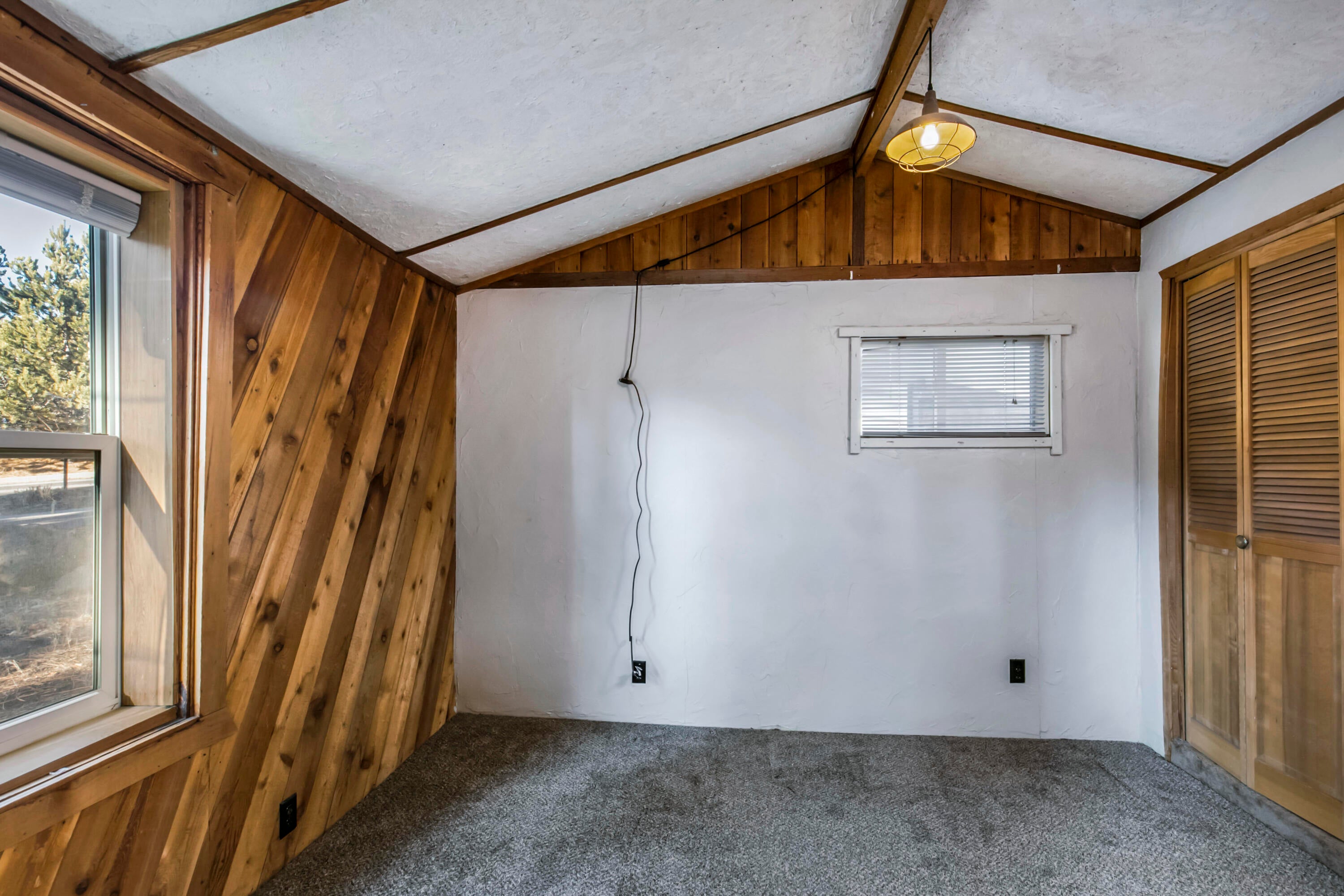 2304 Northwest Awbrey Road Bend, OR 97703 - Photo 8 of 21 08