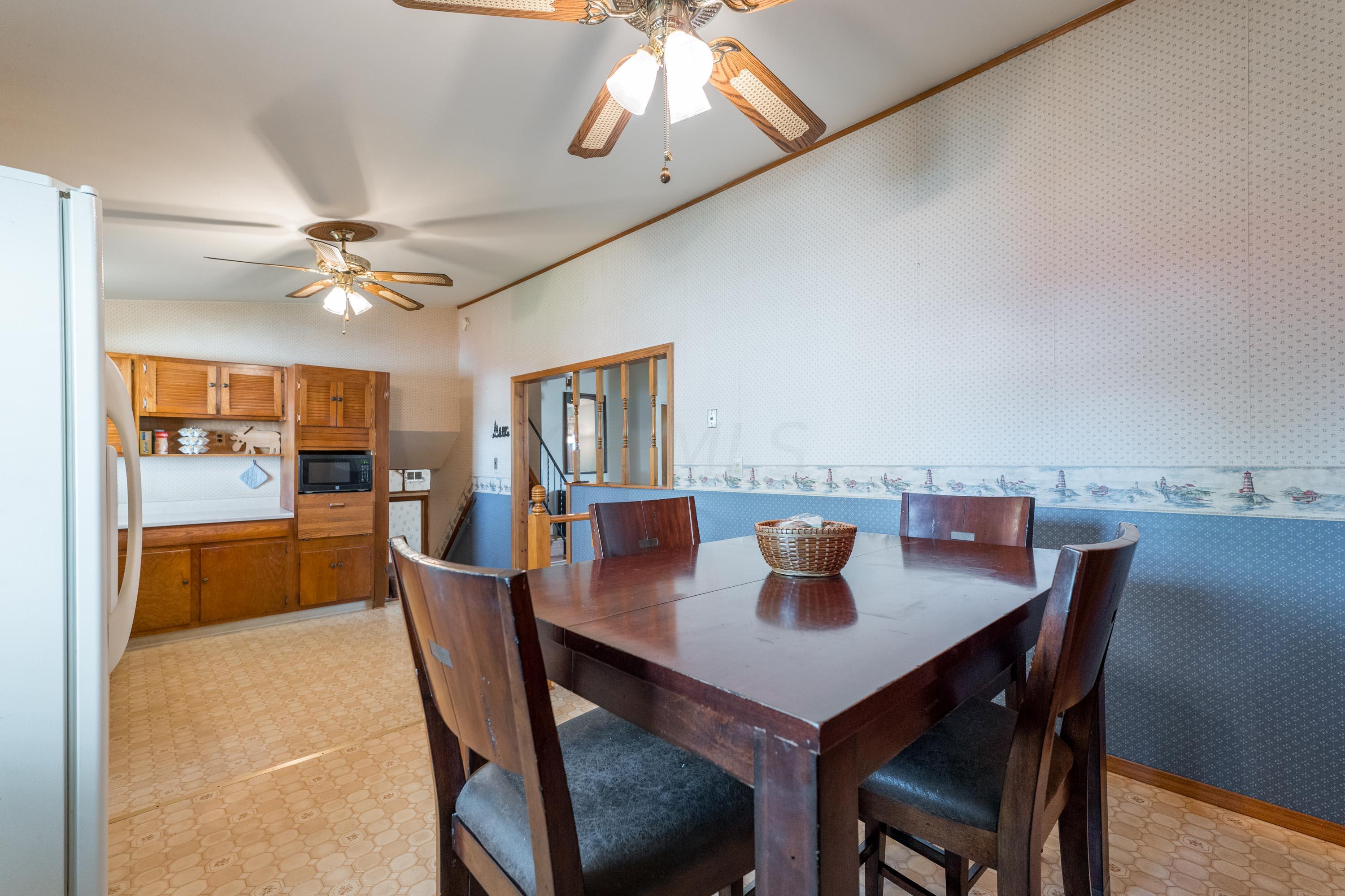 1372 Thurell Road Columbus, OH 43229 - Photo 17 of 57 Eating Area