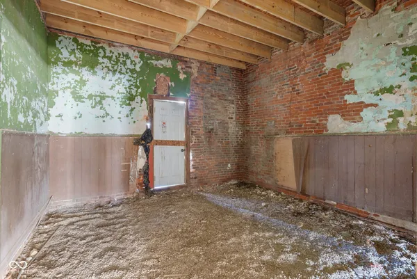 $199,900 | 5 North Pike Street, Vernon, IN 47282