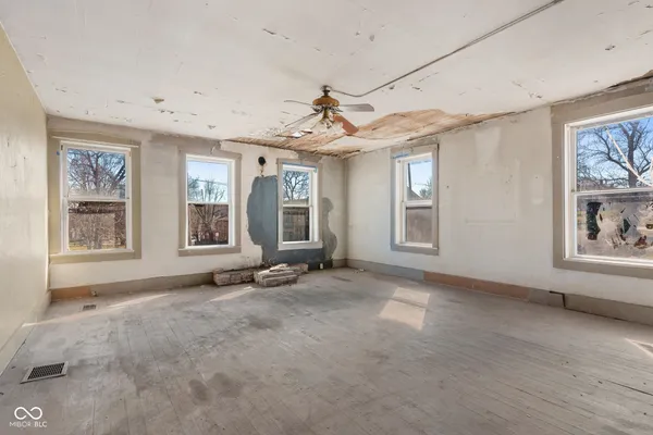 $199,900 | 5 North Pike Street, Vernon, IN 47282