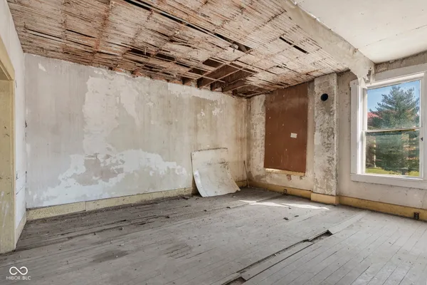 $199,900 | 5 North Pike Street, Vernon, IN 47282