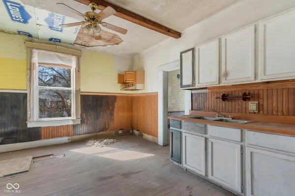 $199,900 | 5 North Pike Street, Vernon, IN 47282