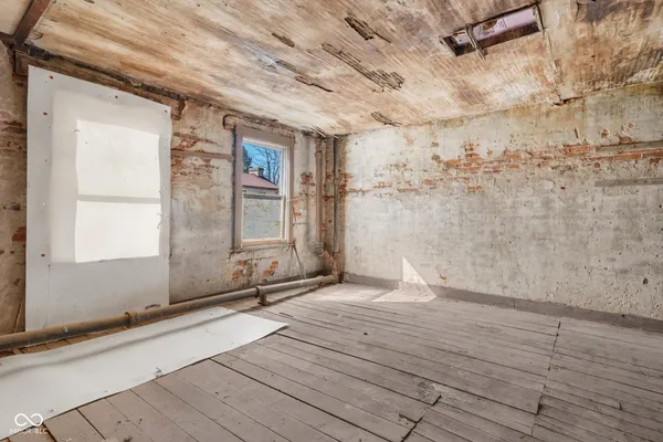 $199,900 | 5 North Pike Street, Vernon, IN 47282