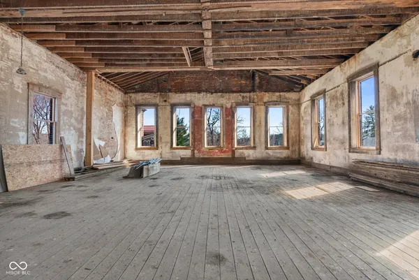 $199,900 | 5 North Pike Street, Vernon, IN 47282