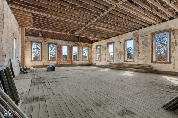 $199,900 | 5 North Pike Street, Vernon, IN 47282