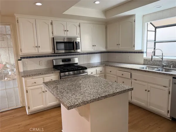 $3,395 | 1029 West 161st Street, Unit O, Gardena, CA 90247