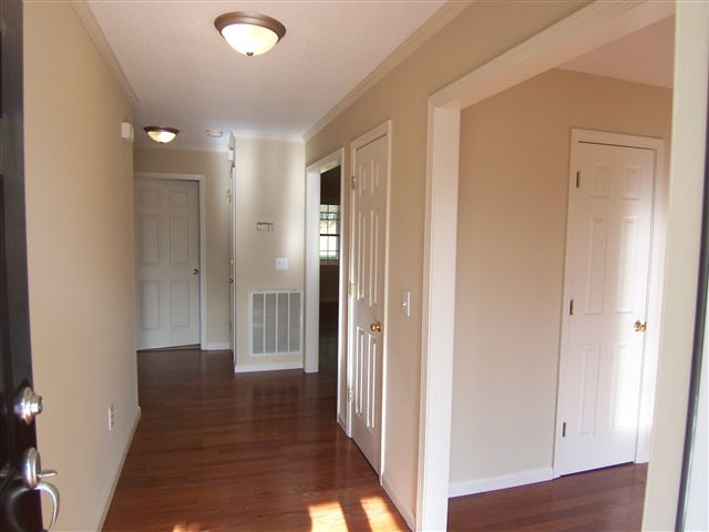 638 Barnes Road Seneca, SC 29672 - Photo 3 of 23 Gallery Image 3