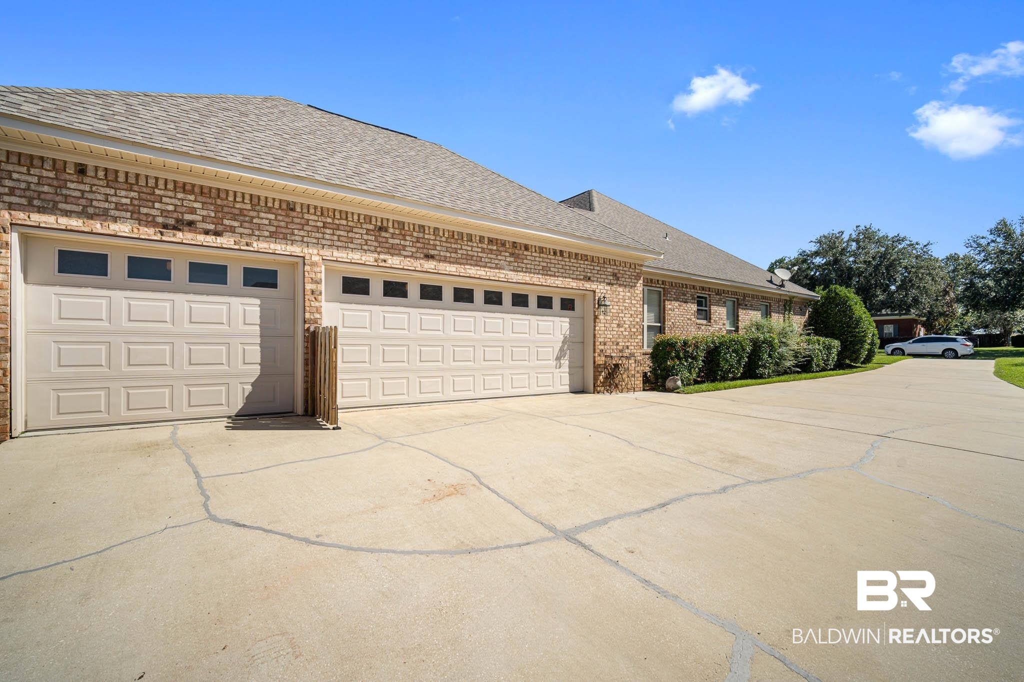24121 Trowbridge Court Daphne, AL 36526 - Photo 43 of 46 Side entry 3 car garage