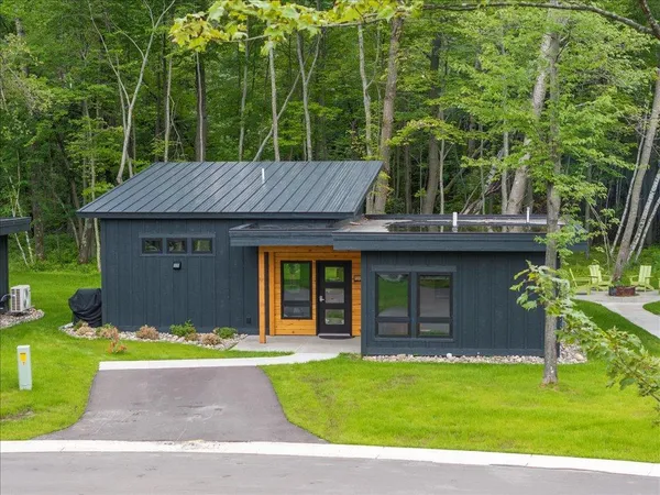 $619,900 | 9835 Adventure Way, Unit QUARTERDECK RESORT 404, Nisswa, MN 56468