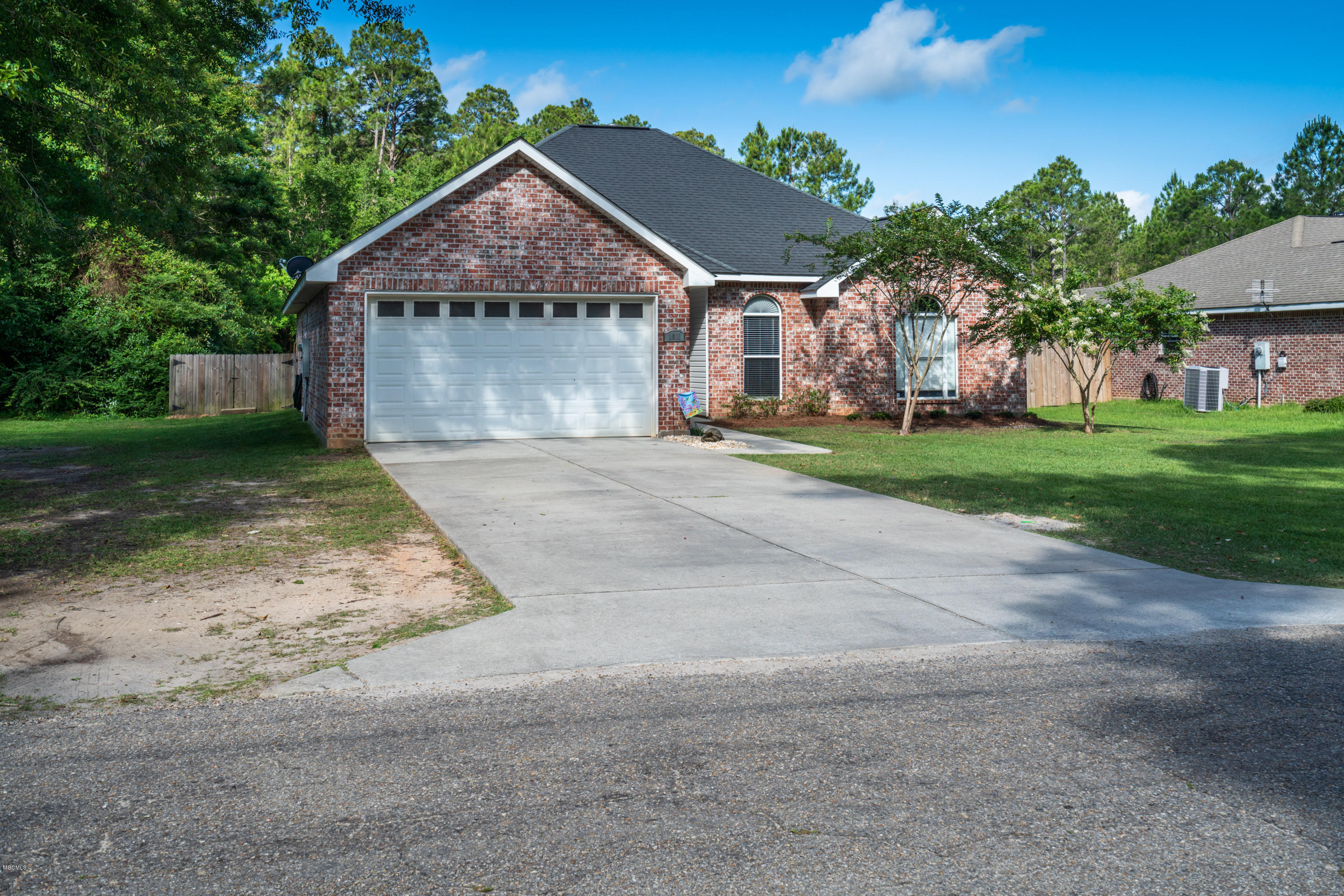 1011 North Wright Avenue Long Beach, MS 39560 - Photo 4 of 38 1011 N Wright Ave-3