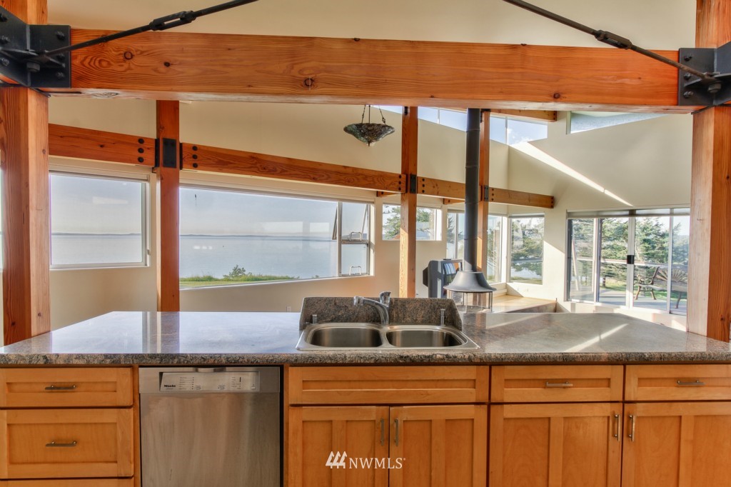 522 Whitecliff Farm Road Decatur Island, WA 98221 - Photo 7 of 21