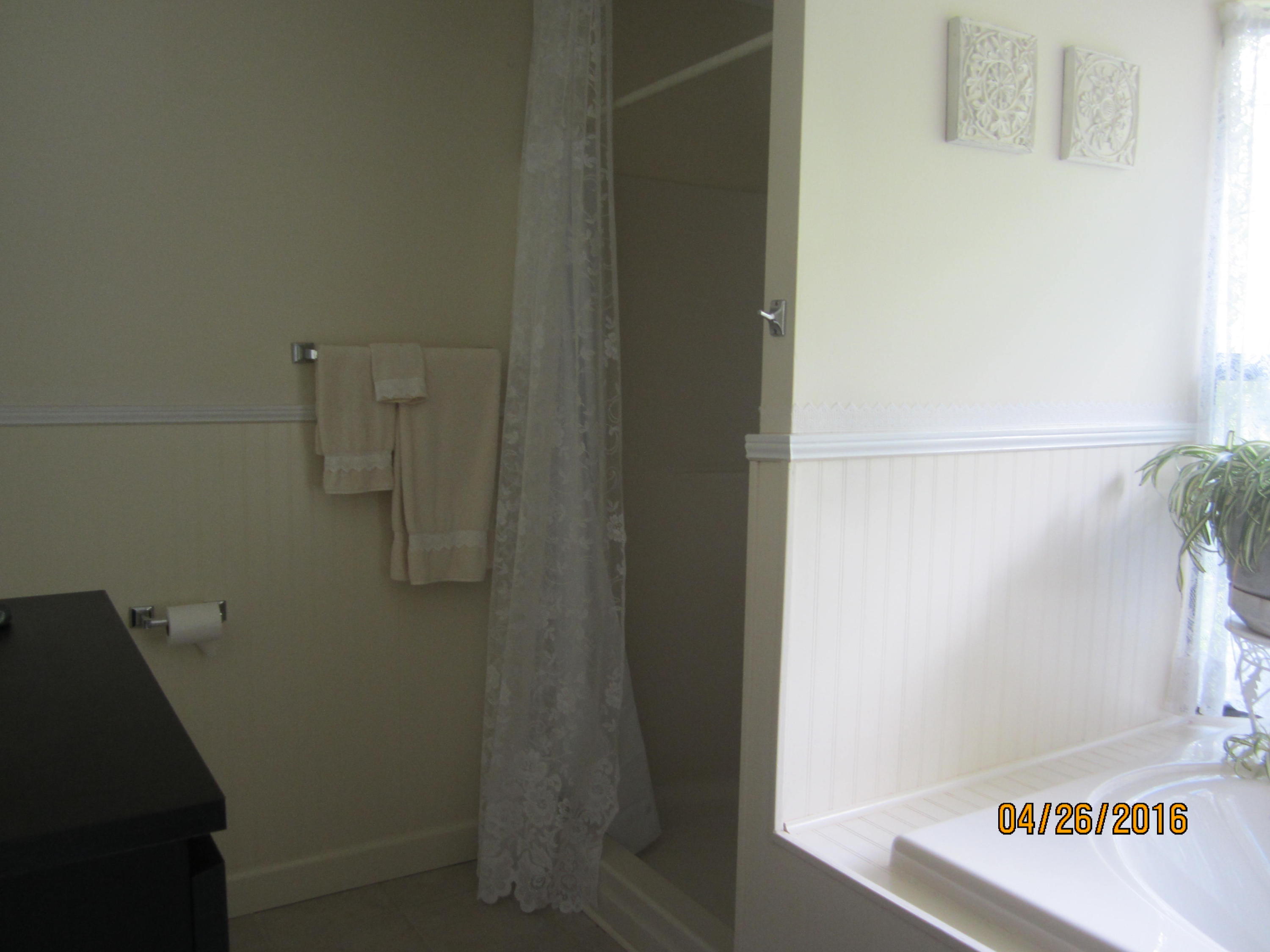 522 Cliffside Road Pikeville, TN 37367 - Photo 14 of 33 14 MASTER SHOWER