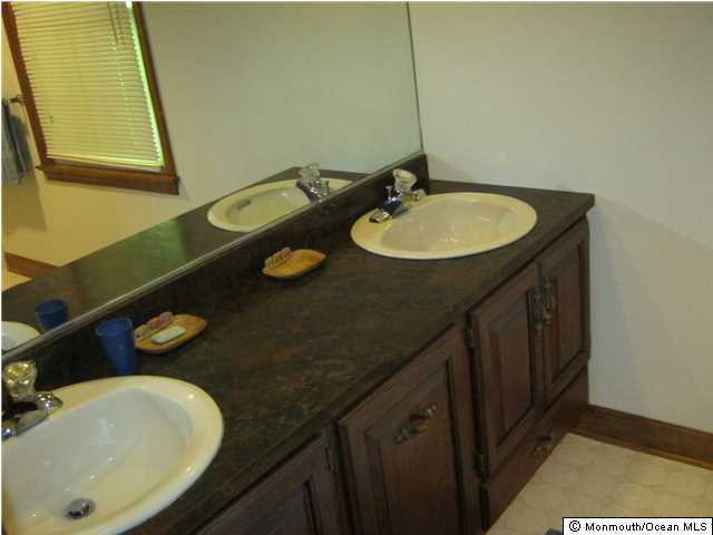 10 Howland Road Middletown, NJ 07748 - Photo 13 of 20 Additional Photo