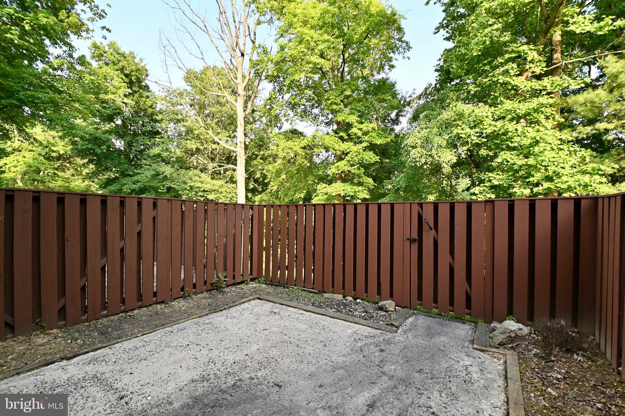 2433 Southgate Square Reston, VA 20191 - Photo 38 of 39 patio