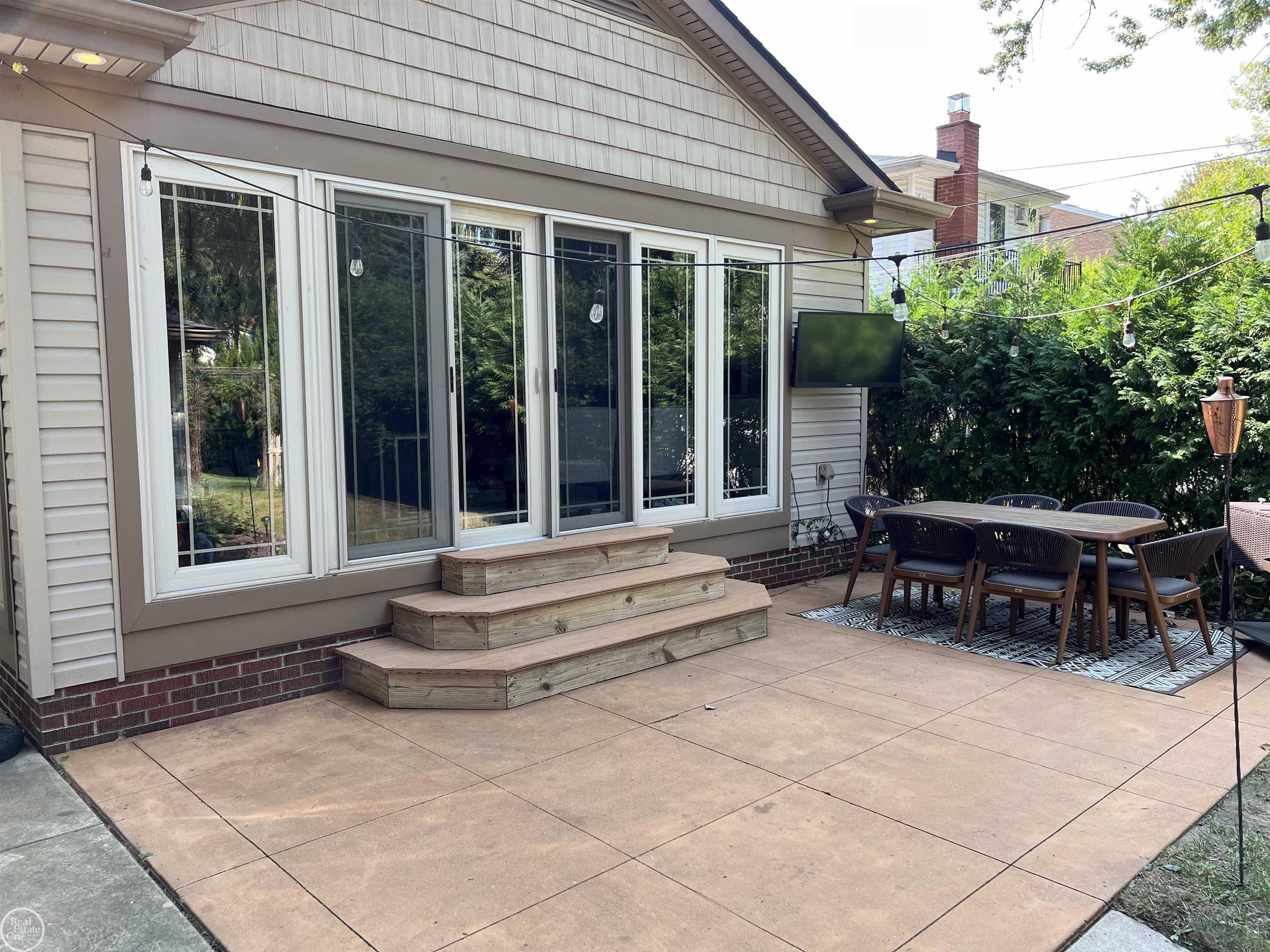 1870 Prestwick Road Grosse Pointe Woods, MI 48236 - Photo 53 of 66