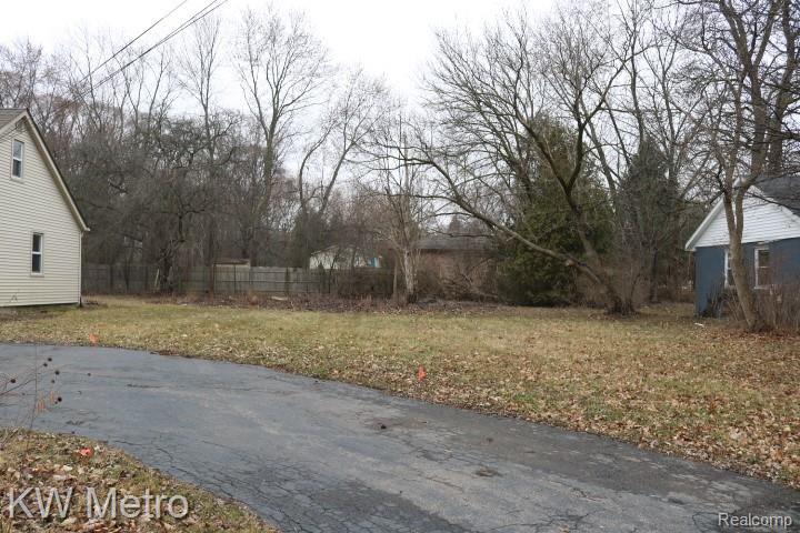 6493 Rochester Road Troy, MI 48085 - Photo 10 of 14