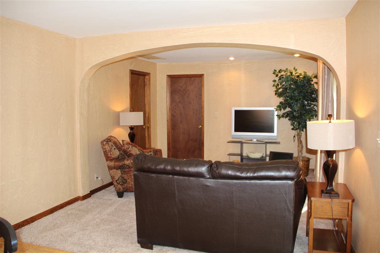 6523 Little Schaefer Road Evansville, IN 47720 - Photo 6 of 33 Gallery Image 6