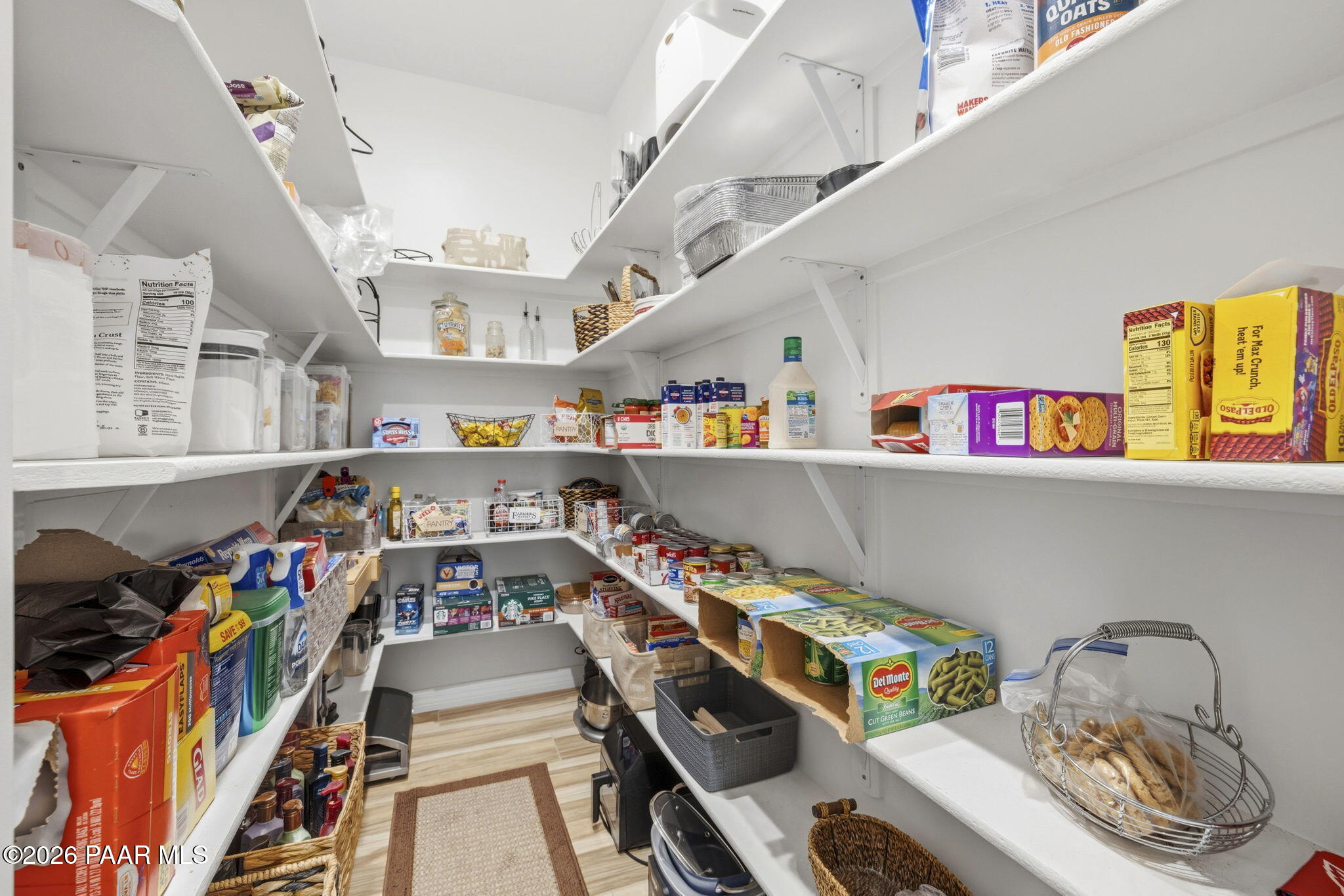 9860 North Loper Road Prescott Valley, AZ 86315 - Photo 11 of 46 16-Pantry