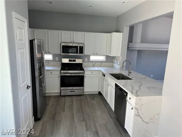 $2,655 | 1452 Bourne Valley Court, Las Vegas, NV 89123