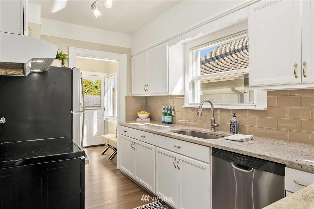 930 North 78th Street Seattle, WA 98103 - Photo 12 of 36 Gallery Image 12