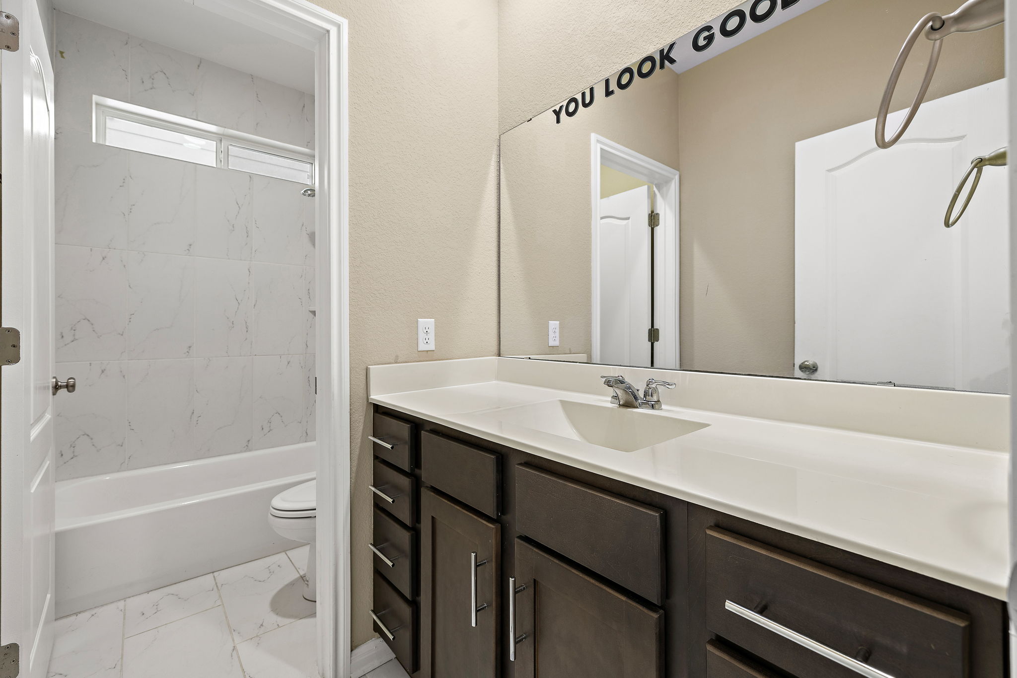 706 Coconut Grove Street Pflugerville, TX 78660 - Photo 21 of 23 Great secondary bathroom for family or guests.