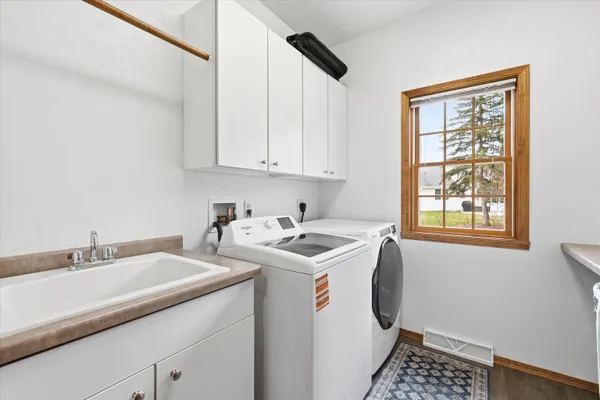 $480,000 | 1081 South Violet Lane, Appleton, WI 54914