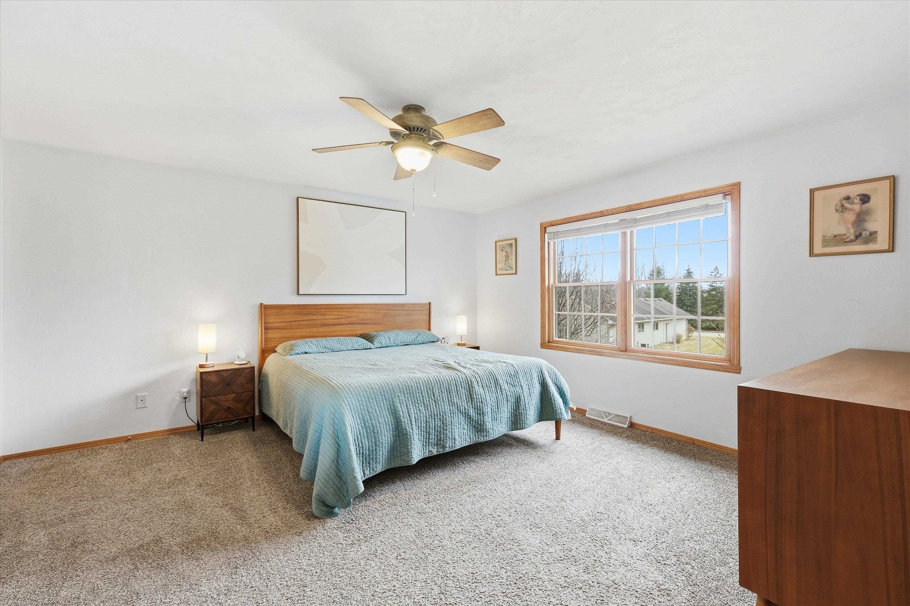 1081 South Violet Lane Appleton, WI 54914 - Photo 15 of 39